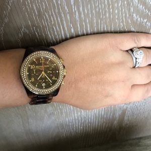 Michael kors tortoise and horn watch